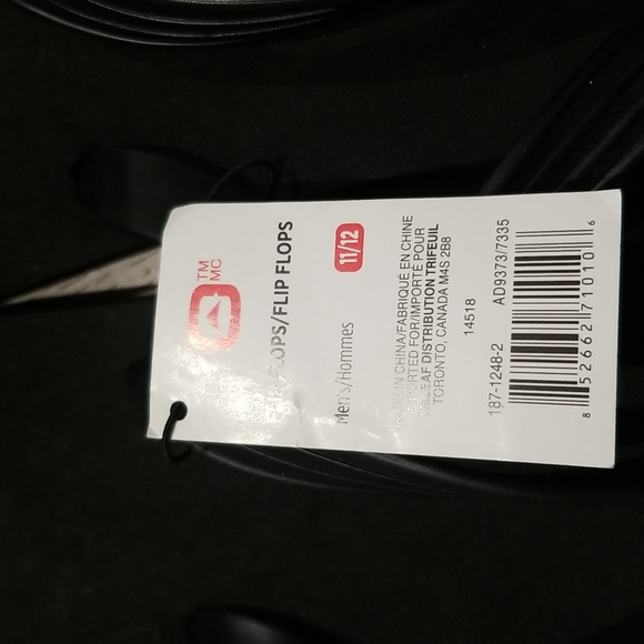 M #12 flip flops - Picture 2 of 4